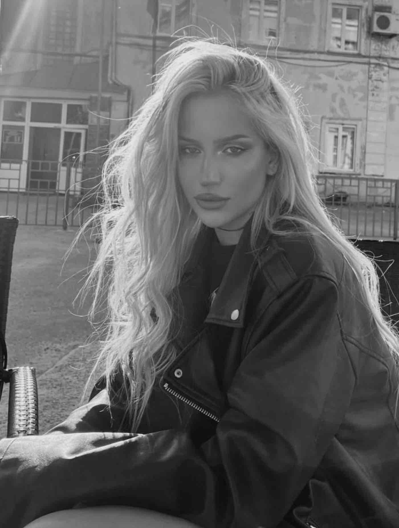 Escort in Paris, Luxury escort in Paris, Elite escort Paris, russian girls in paris, VIP escort in Paris, Elite escort in Paris, high class escort Paris