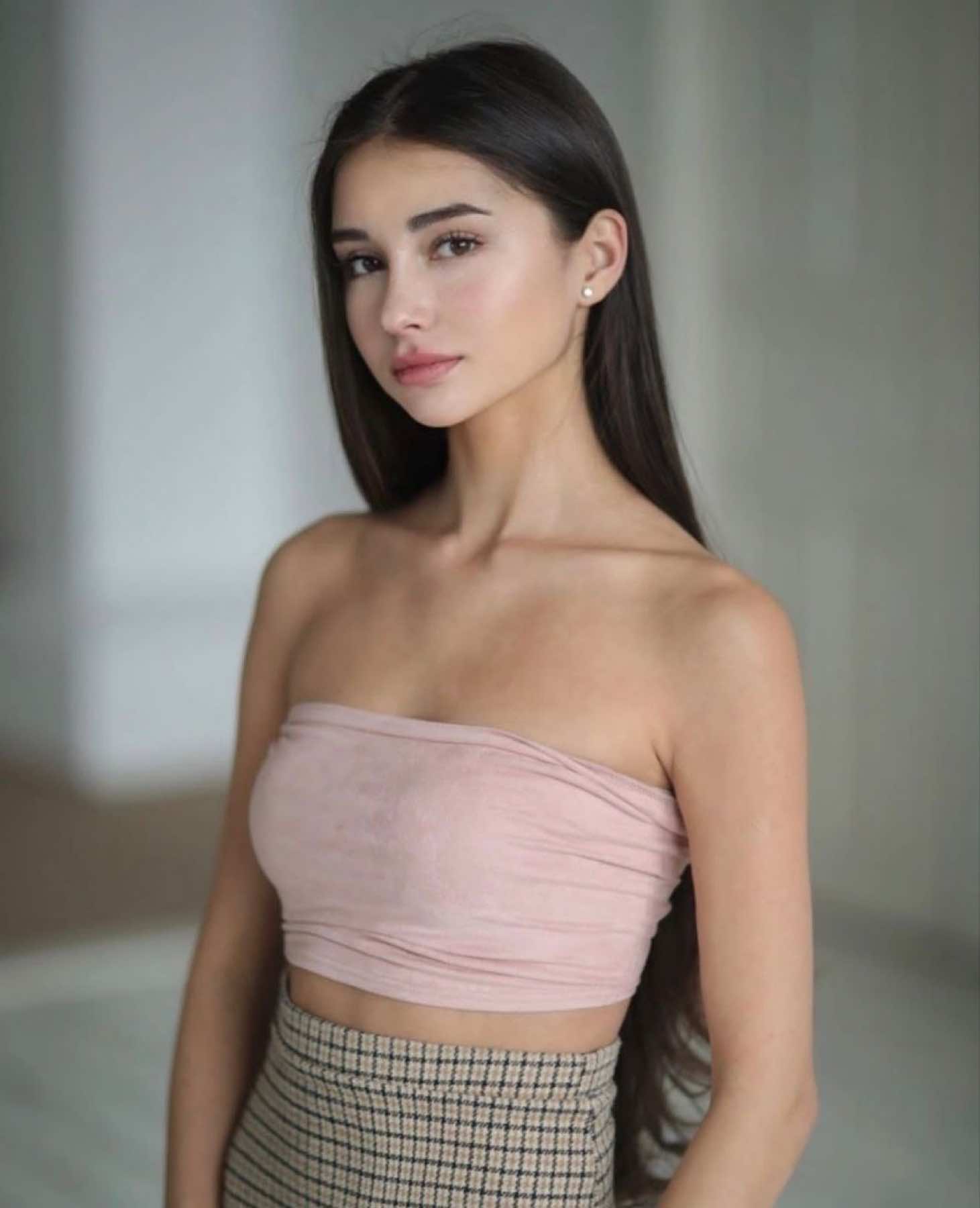 Escort in Paris, Luxury escort in Paris, Elite escort Paris, russian girls in paris, VIP escort in Paris, Elite escort in Paris, high class escort Paris